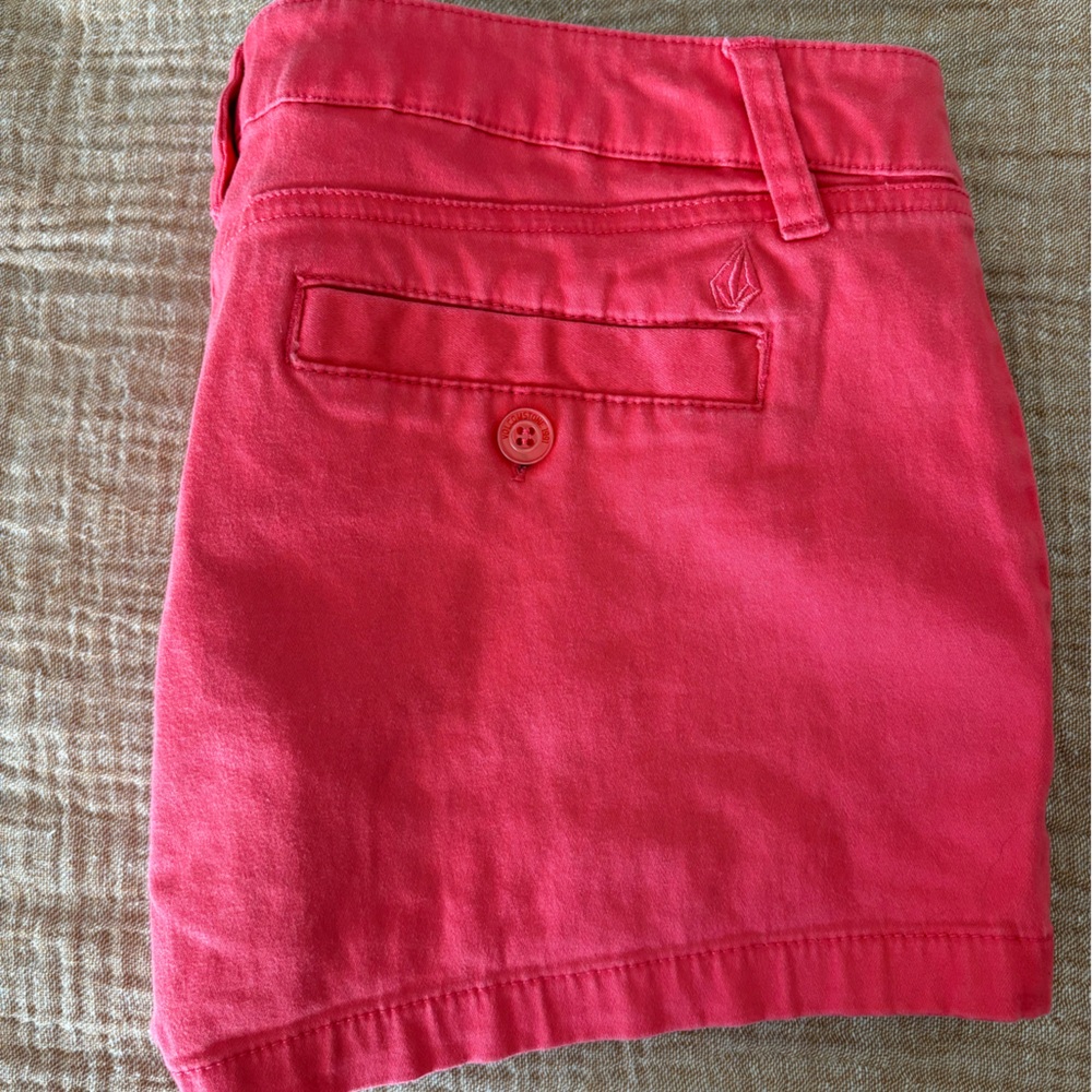 Volcom size 7 shorts